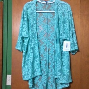 Medium Lindsay Kimomo- Lularoe